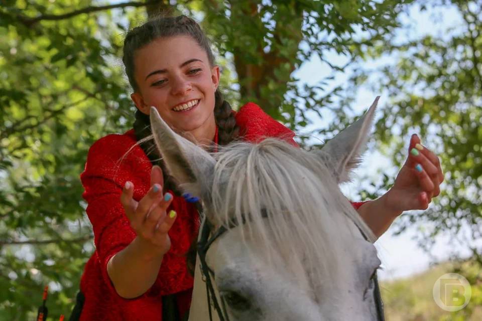 Волгоградцы активно закупаются товарами с изображением коней