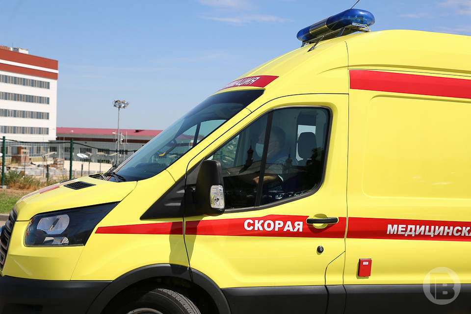 На юге Волгограда малышка пострадала в ДТП с иномарками