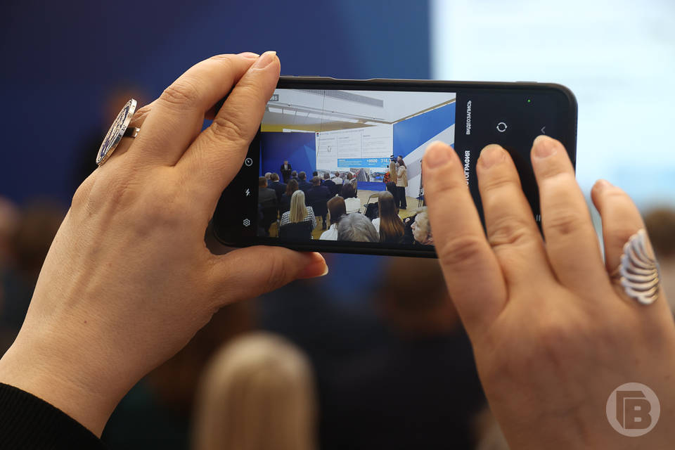 Волгоградец "урвал" за 130 тысяч рублей муляж телефона