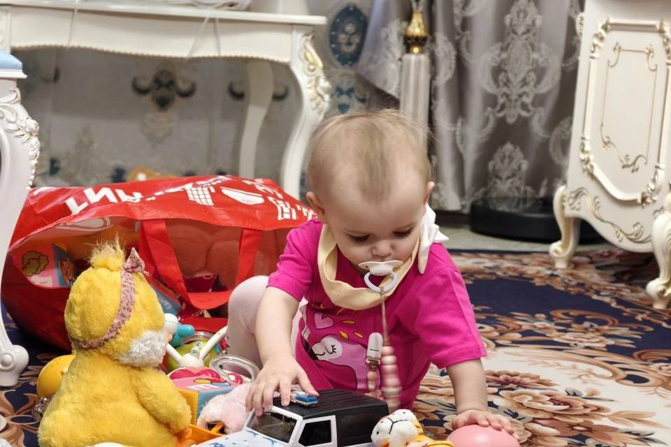 Девочку из Волжского филиала Дома ребенка взяли под опеку накануне Нового года