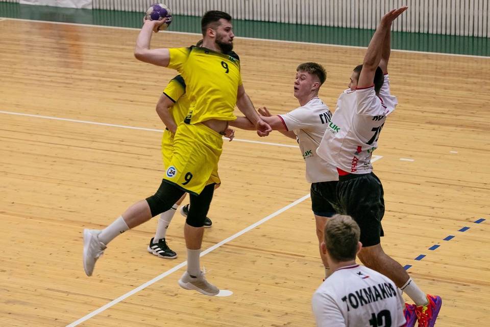 «Каустик» проиграл СГАУ и вылетел из Кубка России