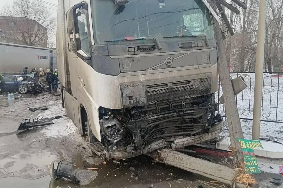 В страшном ДТП скончалась волгоградка, двое детей пострадали