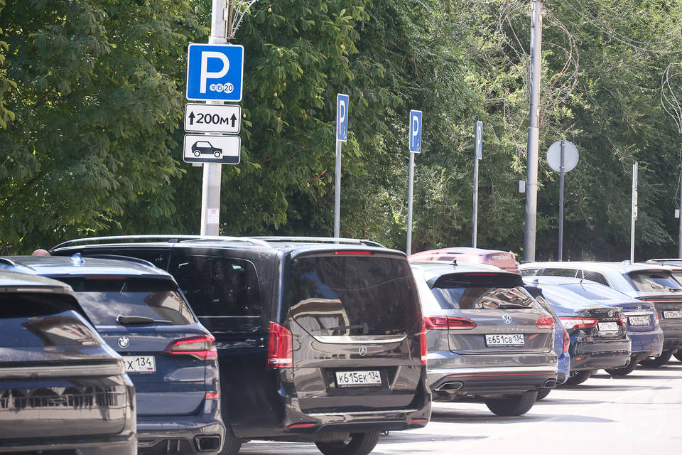 В Волгограде покупатель авто из Латвии заплатил за фото 1,5 млн рублей