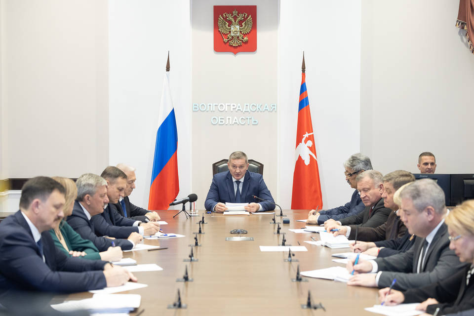 Бочаров поздравил волгоградцев с наступающими новогодними праздниками