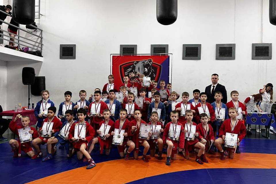 Новогодний турнир по самбо прошел в Волгограде