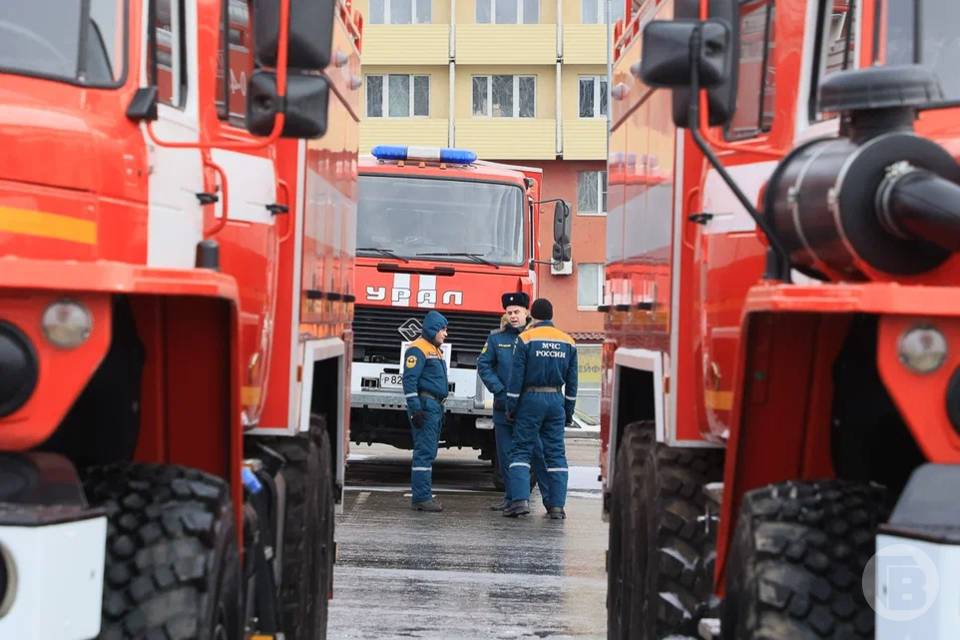 В многоэтажке Волгограда вспыхнул пожар, жителей эвакуировали