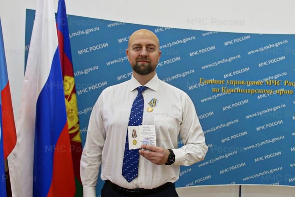 Волгоградского врача-кардиолога наградили за спасение утопающих