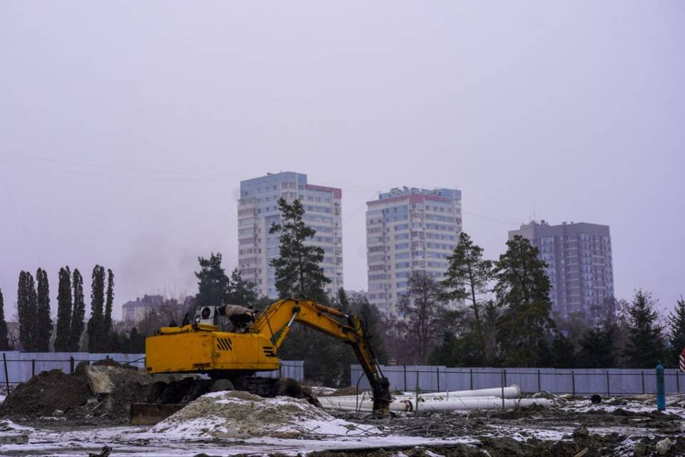 В ЦПКиО Волгограда готовят фундамент под колесо обозрения высотой 120 метров