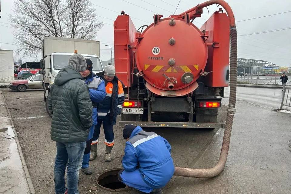 391 засор ликвидировали за новогодние праздники в Волгограде