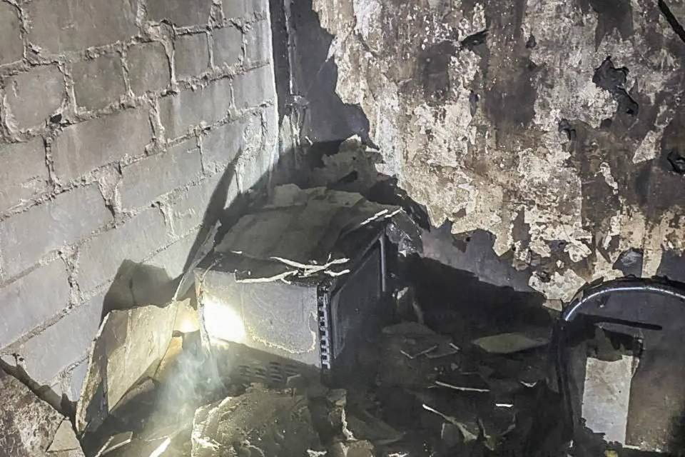 В Волгограде пожарные спасли троих детей из горящей квартиры