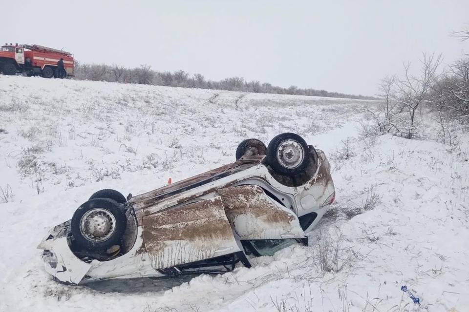 Один погиб и трое пострадали в ДТП на трассе под Волгоградом