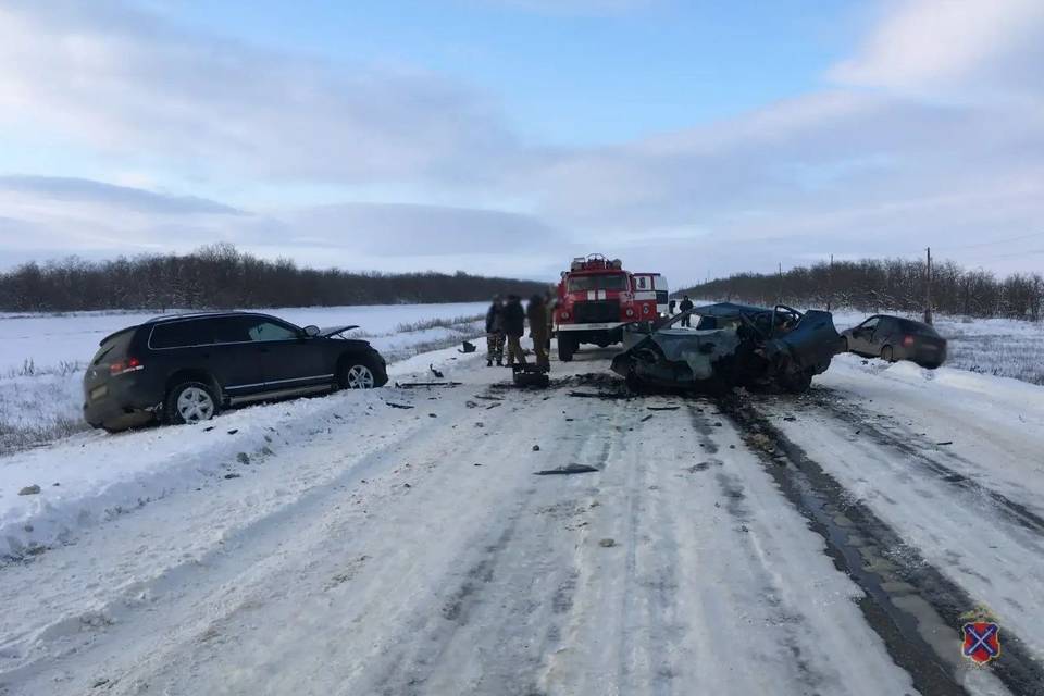 Две жизни унесло лобовое ДТП под Волгоградом