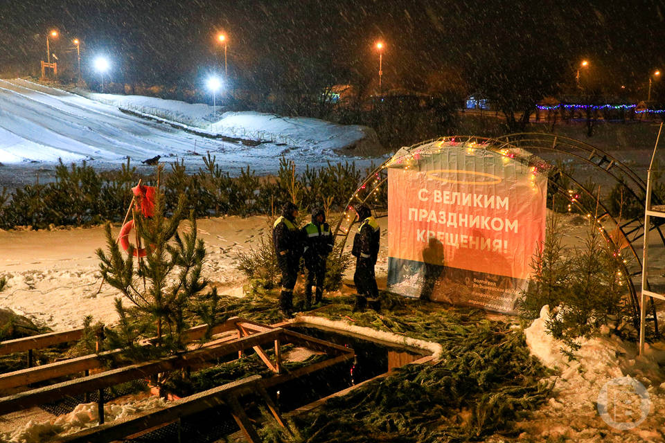 700 спасателей будут дежурить у купелей в Волгоградской области