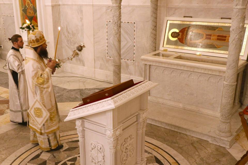 Волгоградцам объяснили, когда вода вода на Крещение становится святой