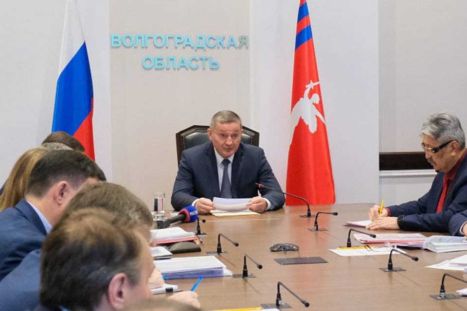 Губернатор Бочаров поручил обеспечить работу коммунальных служб при морозах