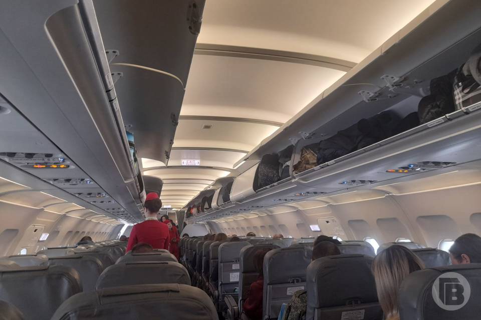 Юным волгоградцам в самолете гарантируют место рядом с родителем