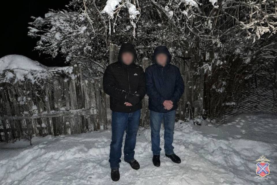 Двух мужчин задержали в Камышине при попытке забрать наркотики из тайника