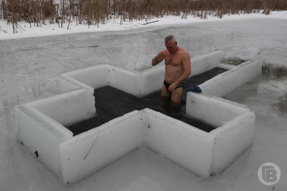 11 тыс. человек окунулись в крещенские проруби в Волгоградской области