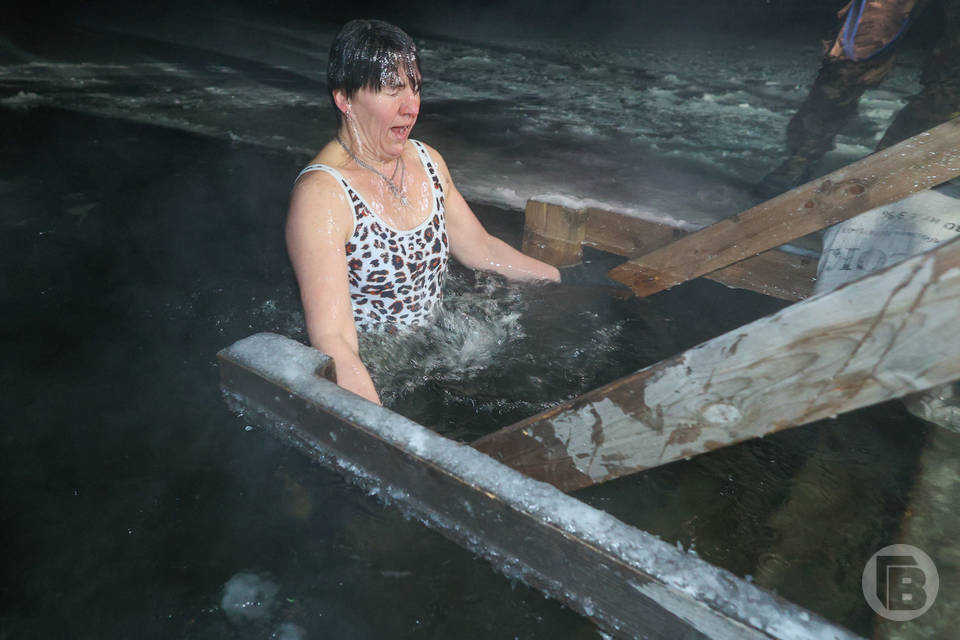 Больше 20 тысяч волгоградцев окунулись на Крещение