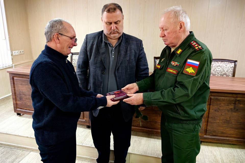 Медаль Жукова и ордена Мужества передали родным волгоградцев, погибших на СВО