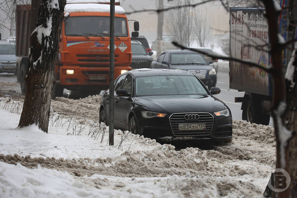 Бум на автоуслуги произошел в Волгограде на фоне гололеда и мороза