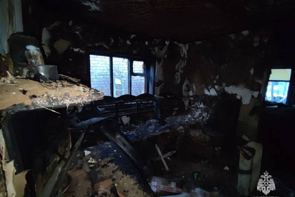 На юге Волгограда горел частный дом