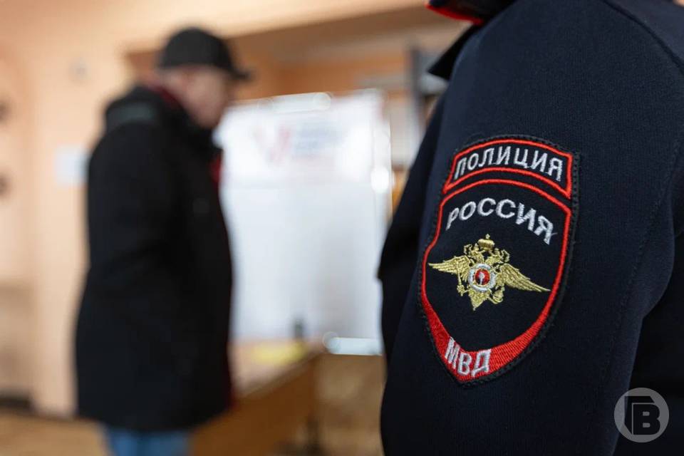 В Волгограде полицейские поймали 18-летнего сообщника мошенников