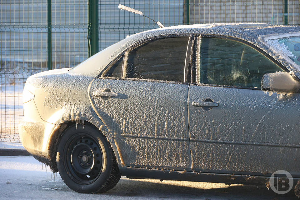 В Волжском машины нарушителей правил парковки отправили на спецстоянку