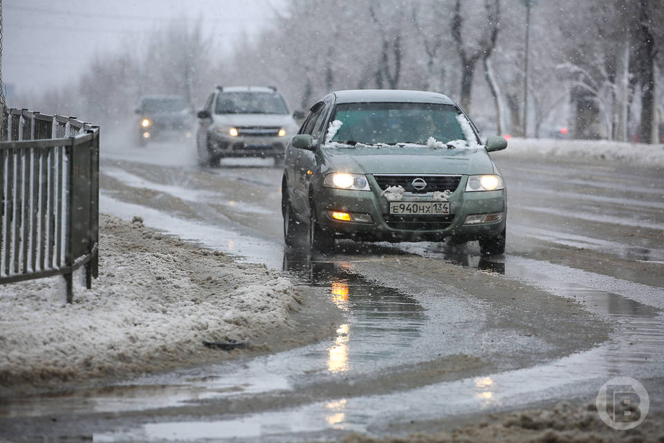 Упрямый водитель ВАЗ устроил ДТП под Волгоградом