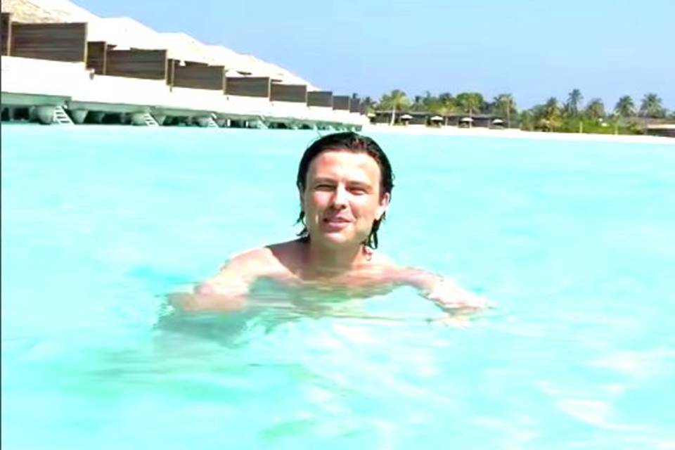 Прохор Шаляпин улетел на Мальдивы и пожаловался на январскую жару
