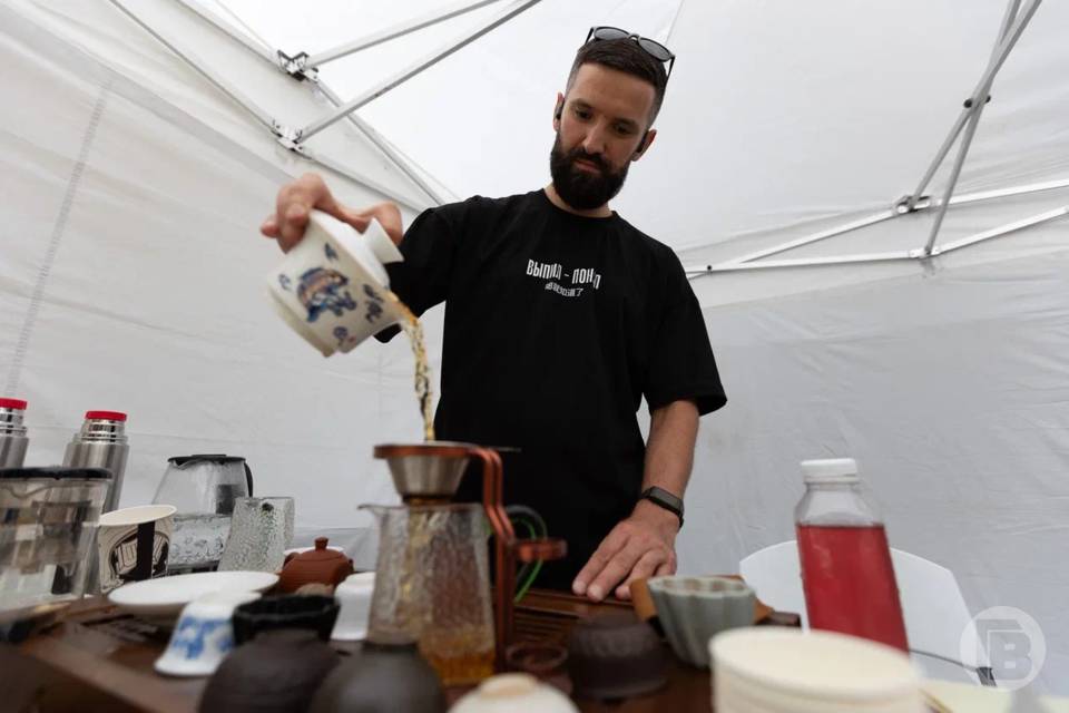 Крепкии чай после еды снижает железо на 30-60%: врач Садыков