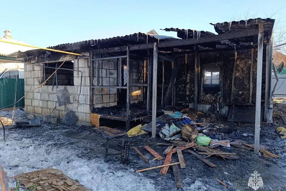 Огонь унес жизни двух пенсионеров в пожаре под Волгоградом