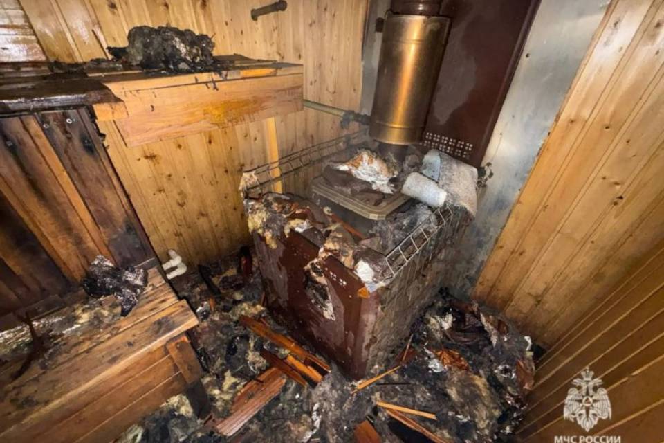 Под Волгоградом из-за неисправного дымохода загорелась баня