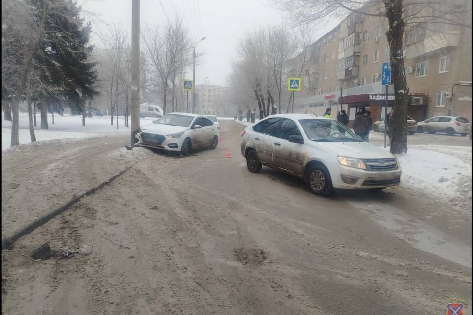 Женщина-пассажир пострадала в ДТП в Волжском