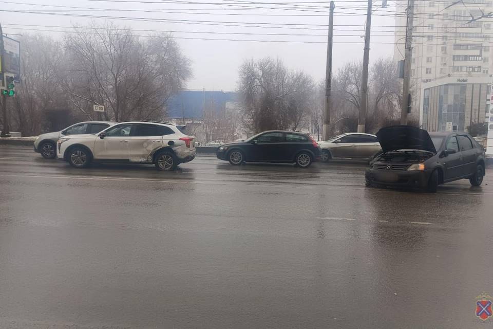 Женщина-пассажир пострадала в ДТП в Волгограде