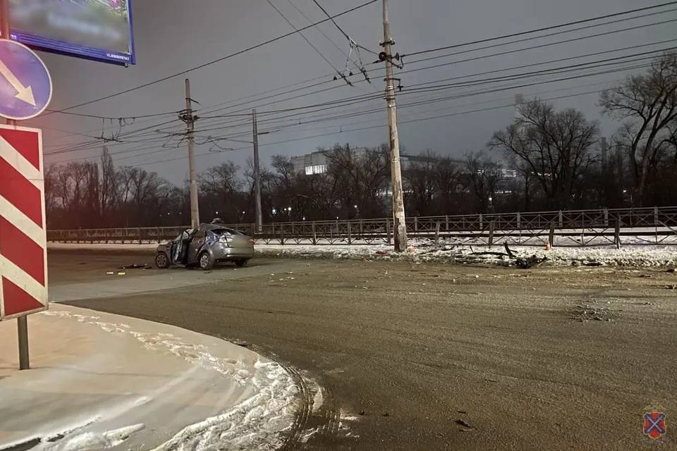 В ДТП в Волгограде 19-летняя девушка погибла ночью