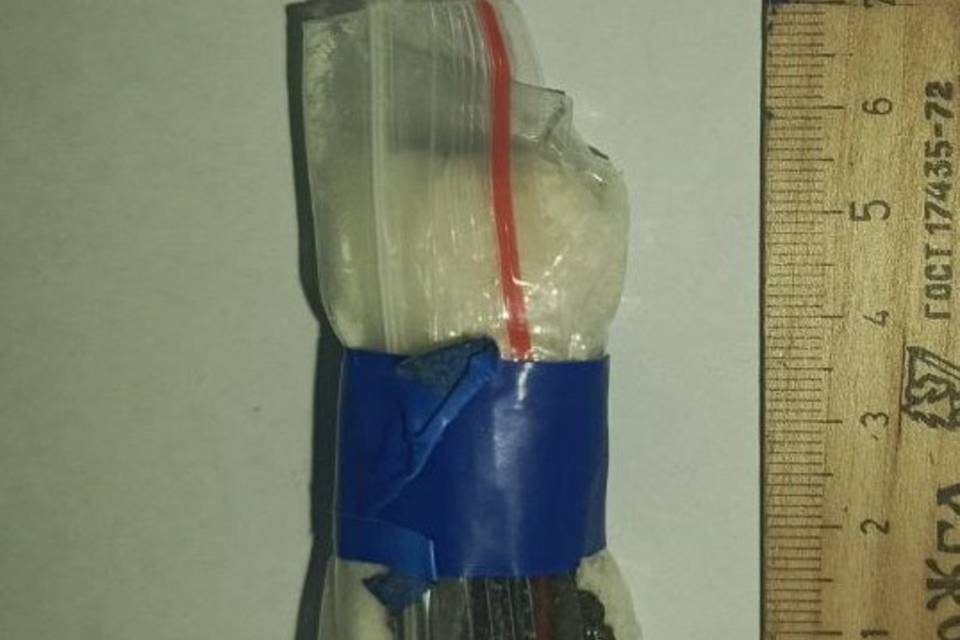 Волгоградец катался на такси в кофте с наркотиком