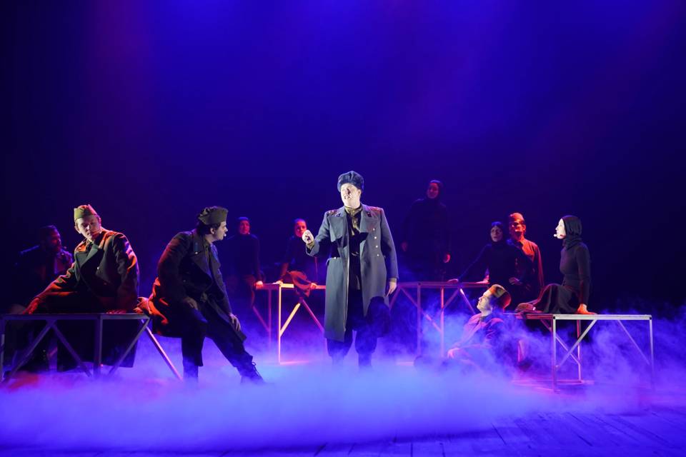 Волжский МАТ представил премьеру спектакля «Василий Теркин»