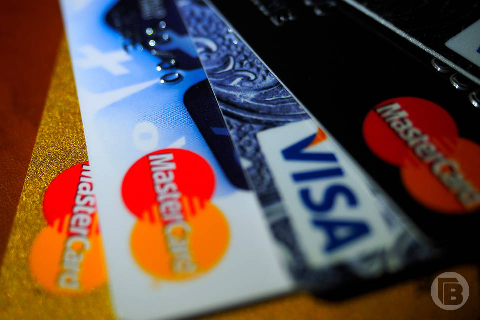 Волгоградцам могут ограничить использование Visa и Mastercard