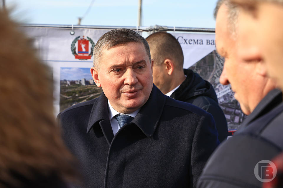 Бочаров поручил ограничить движение фур под Волгоградом