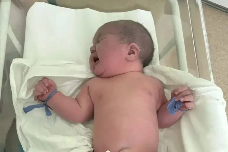 Мальчик весом более 7 кг родился в Волгоградской области
