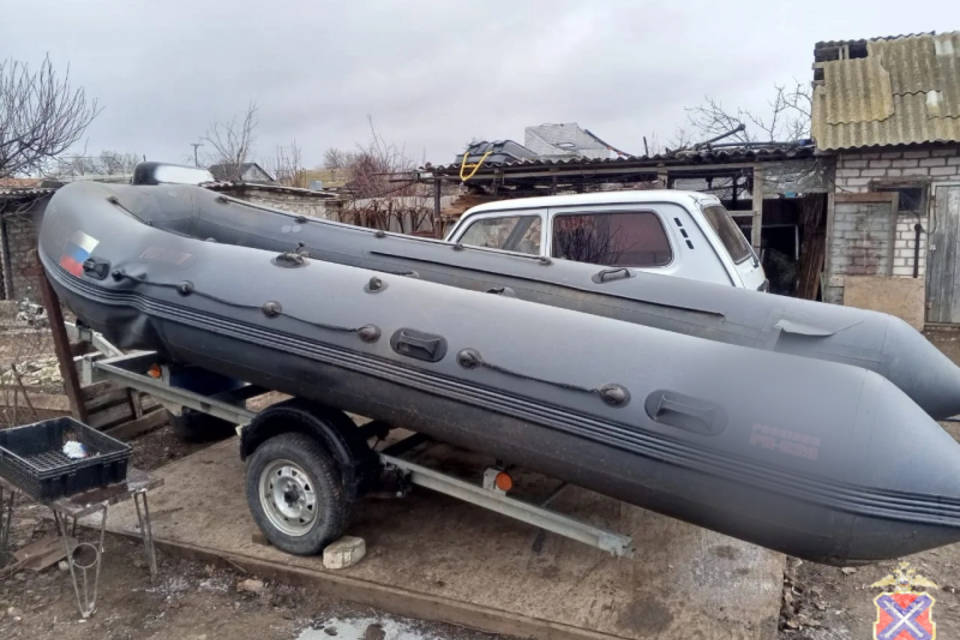 Пенсионер похитил моторную лодку в Волгоградской области