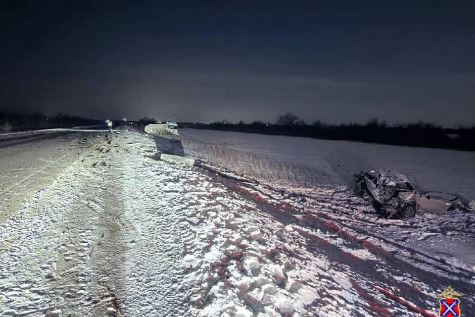 Мужчина погиб в лобовом ДТП с фурой под Волгоградом