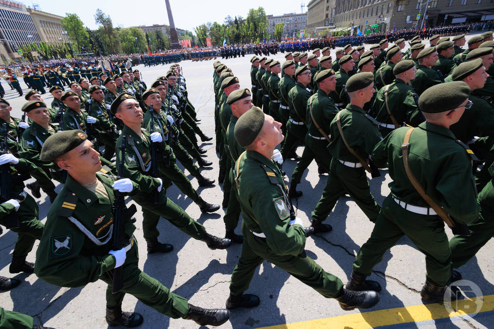 Волгоградцам назвали 27 запрещенных предметов в День Победы