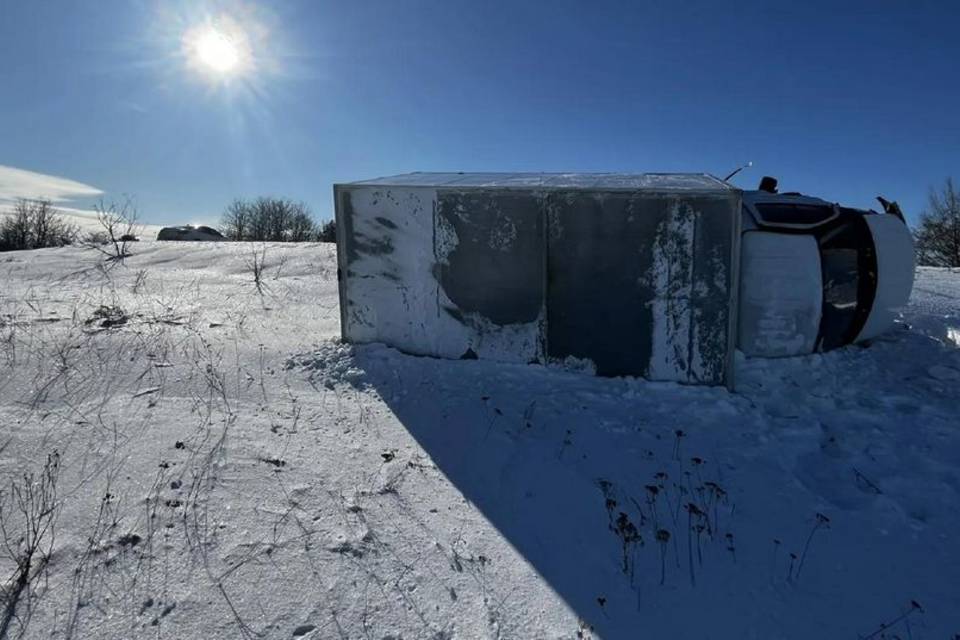 «Газель» перевернулась под Волгоградом