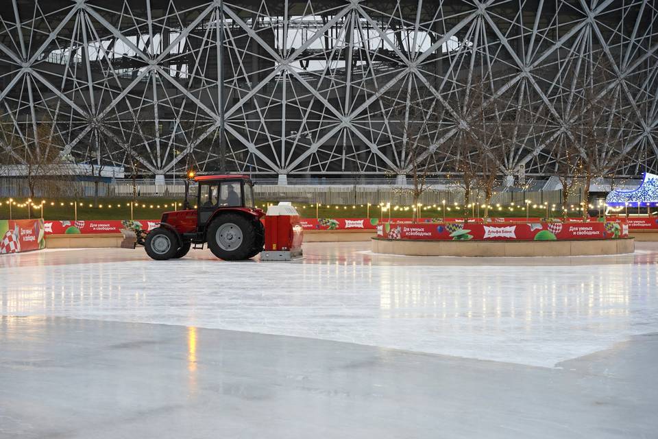В ЦПКиО Волгограда закрыли каток из-за оттепели