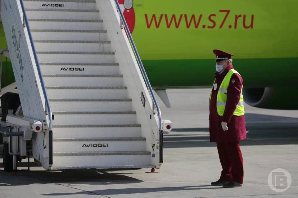 В Волгограде суд отменил запрет умершего мужчины на выезд сына из РФ