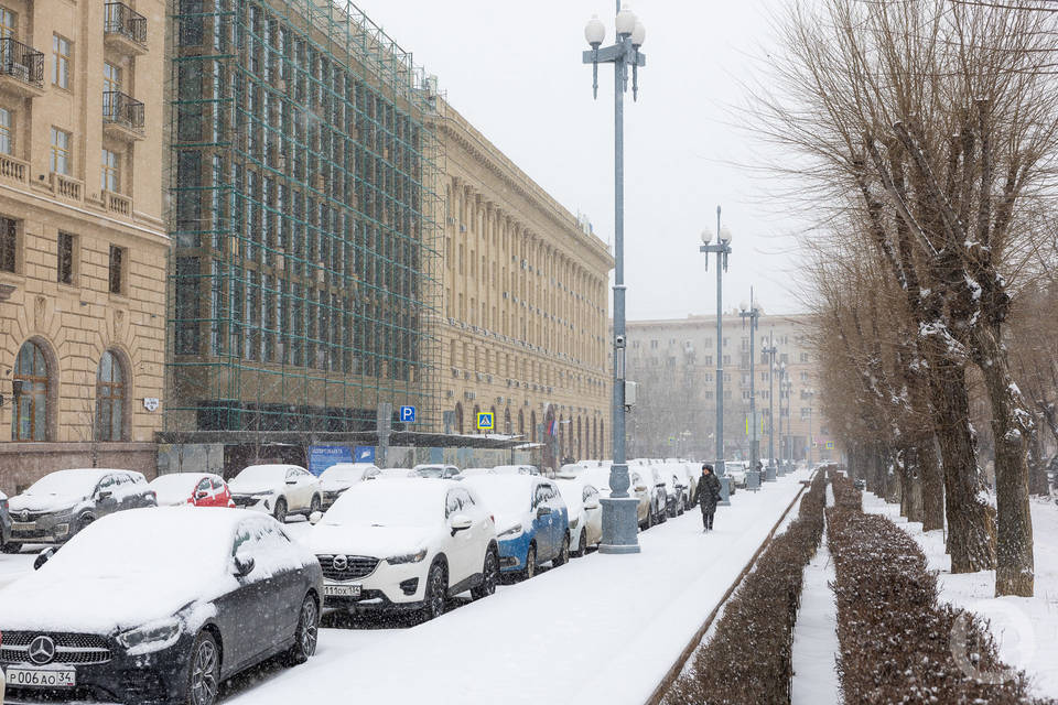 Сильный гололед и снег обещают волгоградцам 20 февраля