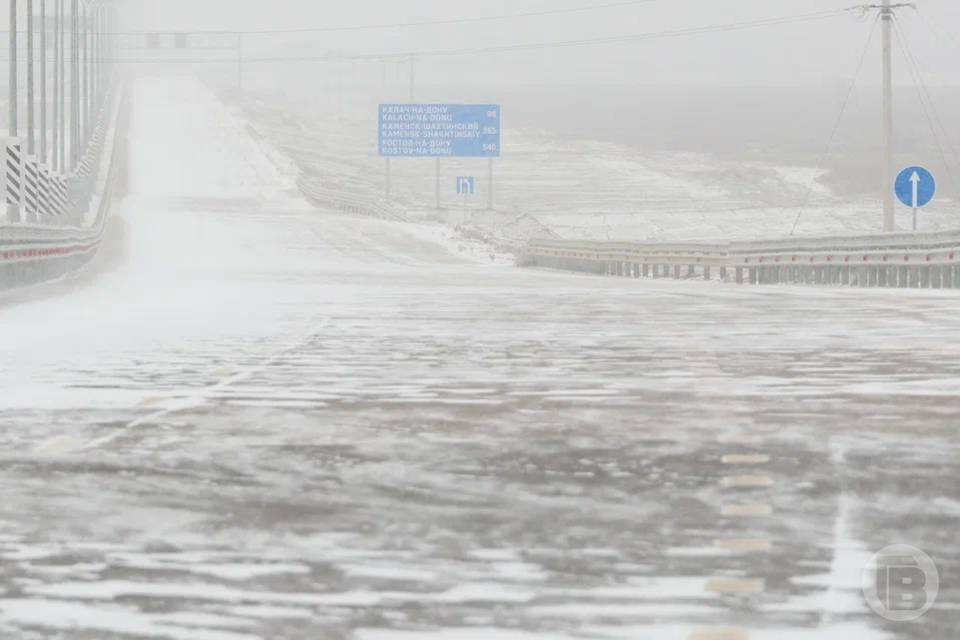 420 спецмашин расчищают волгоградские трассы