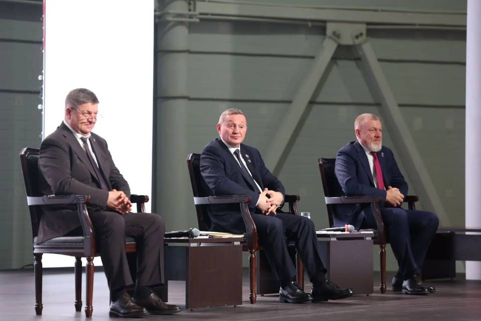 Губернатор Бочаров избран секретарем реготделения «Единой России»